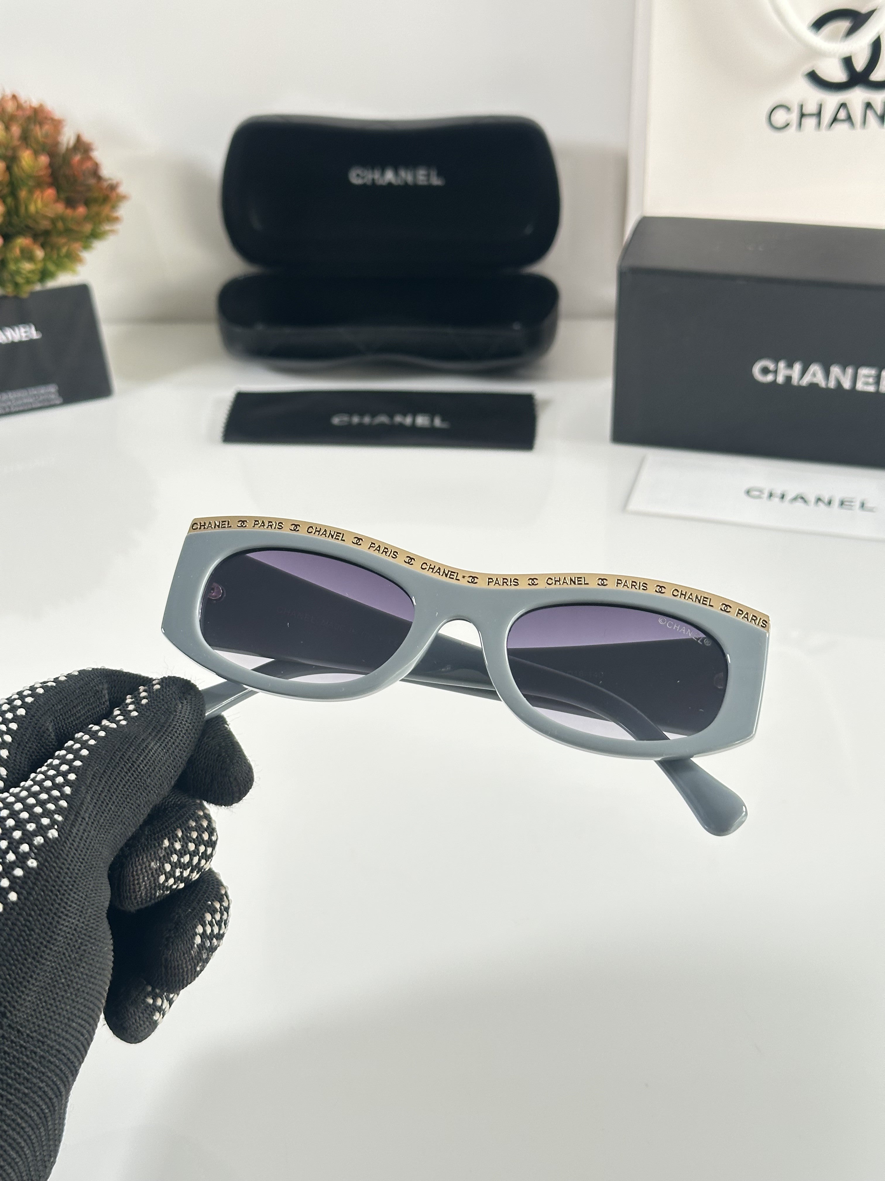 Women's Square Sunglasses – Grey