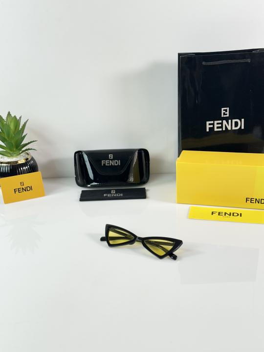 Women's Round Sunglasses – Black & Yellow