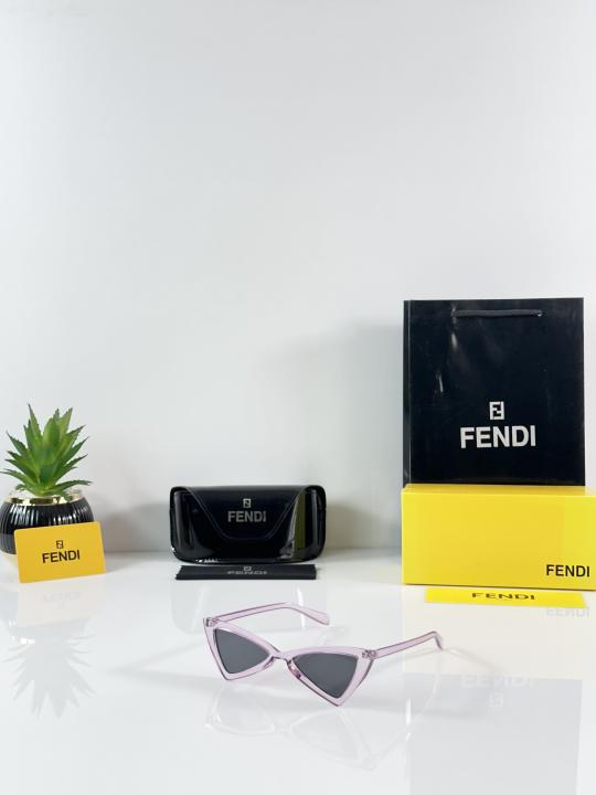Round Sunglasses – Purple & Black