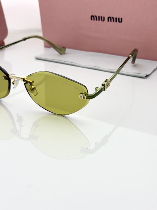 Round Sunglasses – Green
