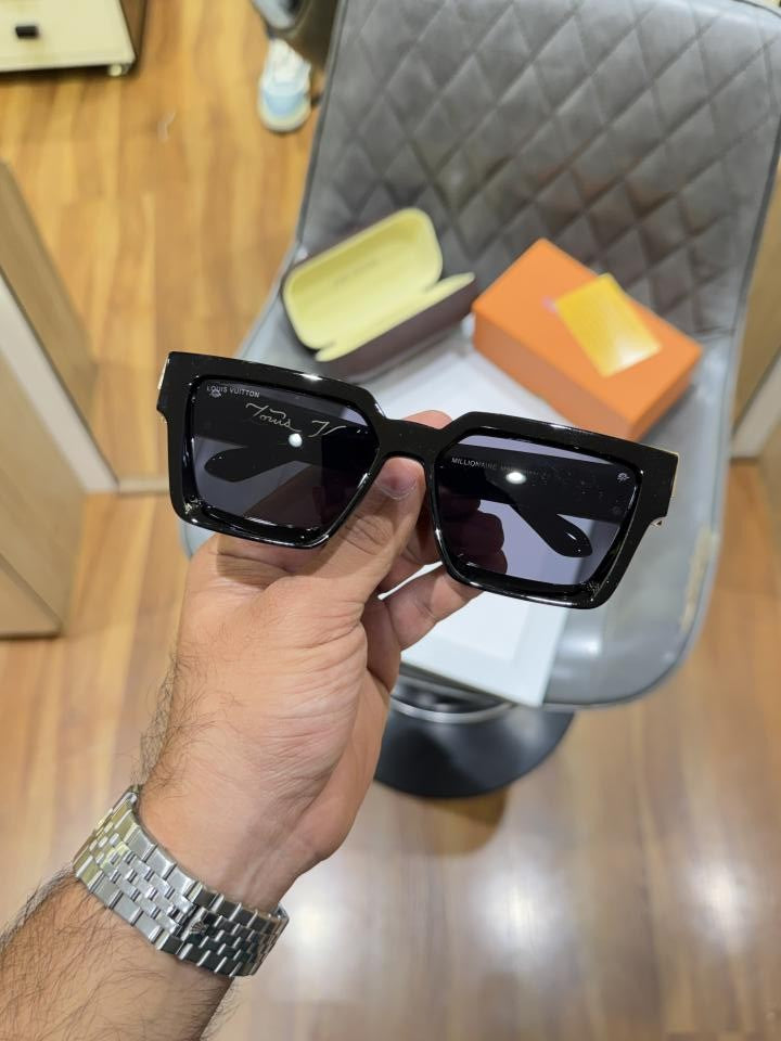 Loui vuitton millionaire black gold