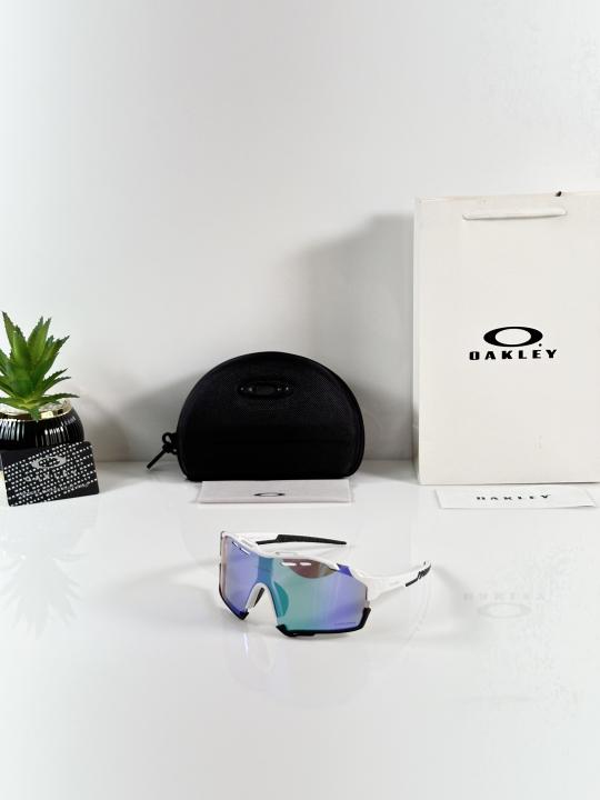 Oakle 8241 White Aqua