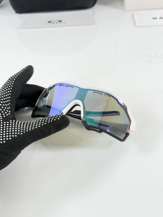 Oakle 8241 White Aqua