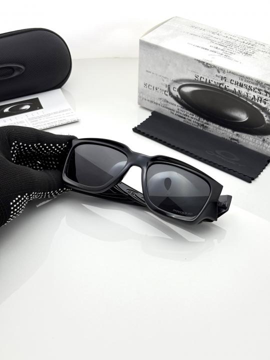 Oakle 9514 black black