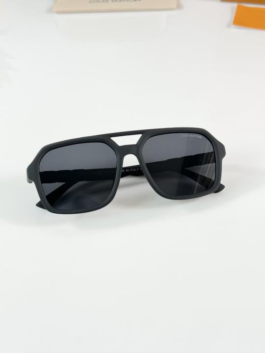 Loui Vuitton 2687 Mate Black