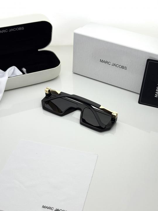Marc. jacobs 1010 black