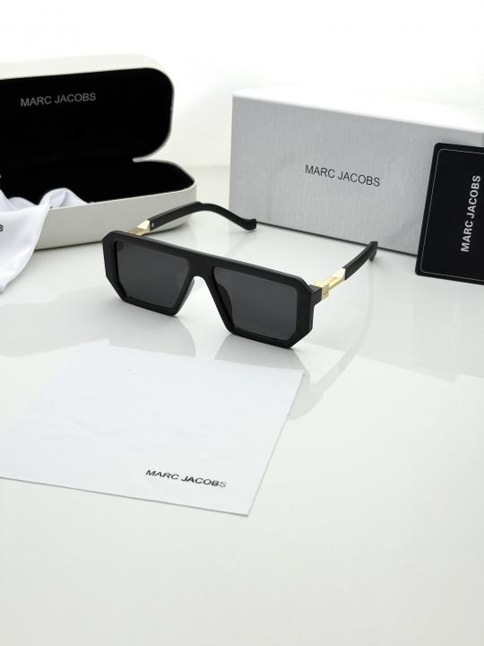 Marc. jacobs 1010 black