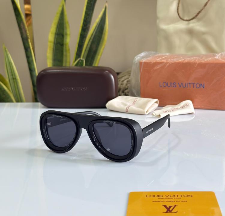 LOUI VINTTON CELEBRITY CHOICE SHOWROOM SUPERHIT MODEL