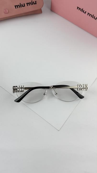 MiU MIU_Silver_plano_1025
